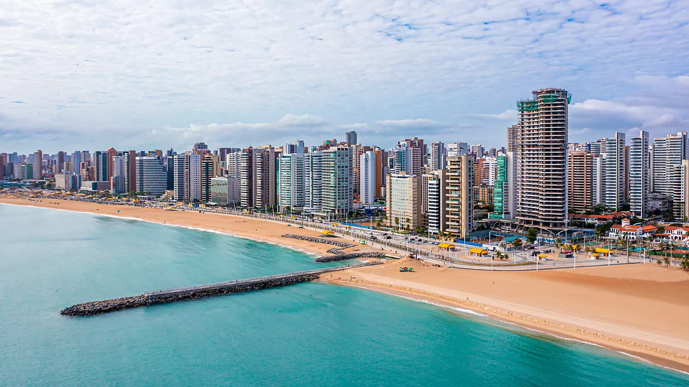 Praia Mansa- Águas Calmas e Vista Urbana entre Meireles e Praia do Futuro
