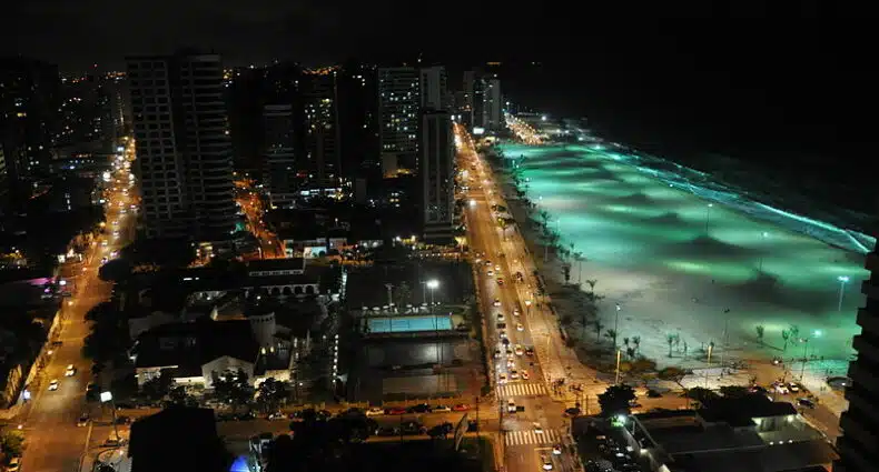 Praia de Iracema: O Que Fazer à Noite e no Calçadão Perto da Praia do Futuro Praia de Iracema- O Que Fazer à Noite e no Calçadão Perto da Praia do Futuro